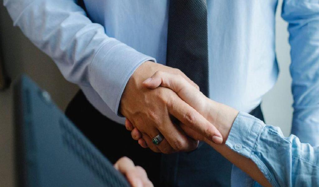 Davaya Davayla Cevap Verdi