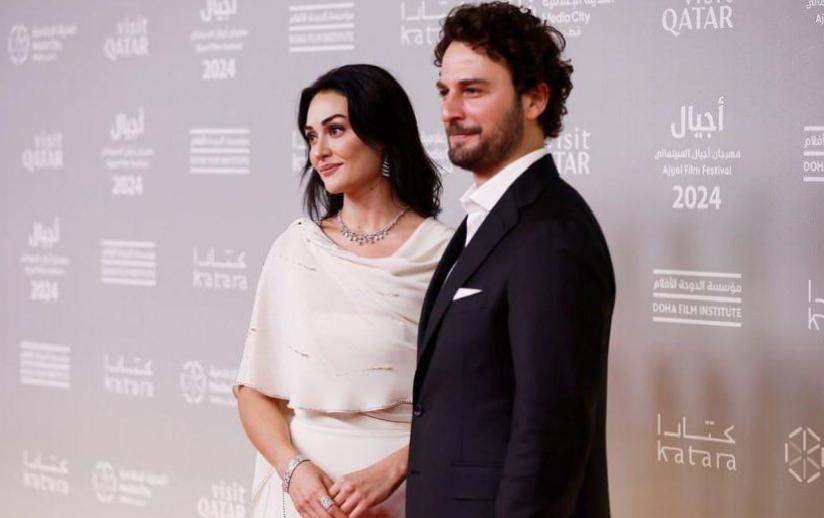 Esra Bilgiç, 12. Ajyal Film Festivali'nde Göz Kamaştırdı