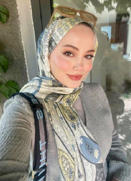 Hint İpeği Şal Modelleri ve Kombin Önerileri