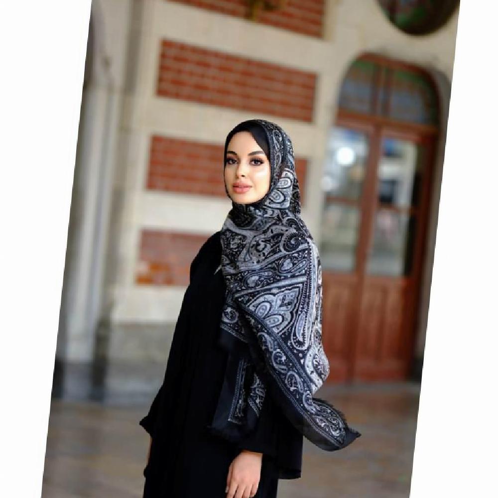 Hint İpeği Şal Modelleri ve Kombin Önerileri