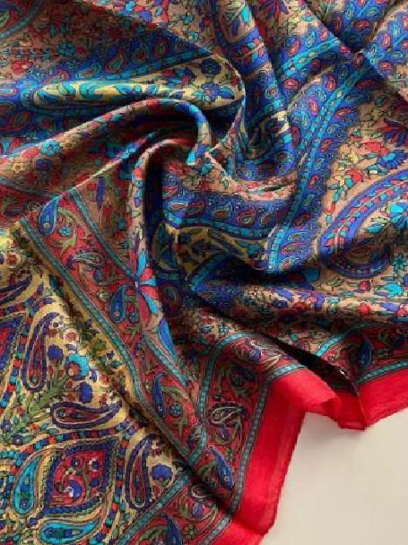 Hint İpeği Şal Modelleri ve Kombin Önerileri