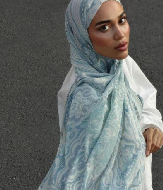 Hint İpeği Şal Modelleri ve Kombin Önerileri