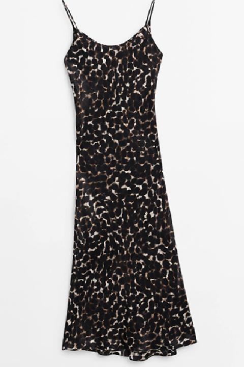 Leopar Deseninin Vahşi Güzelliği: Moda ve Stil