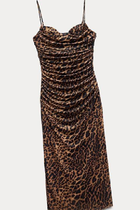 Leopar Deseninin Vahşi Güzelliği: Moda ve Stil