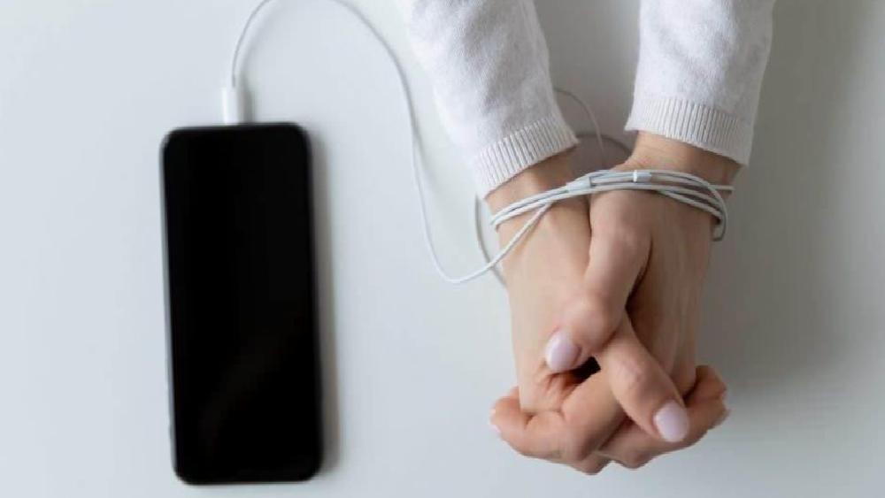 Teknolojinin Cilt Sağlığı Üzerindeki Olumsuz Etkileri