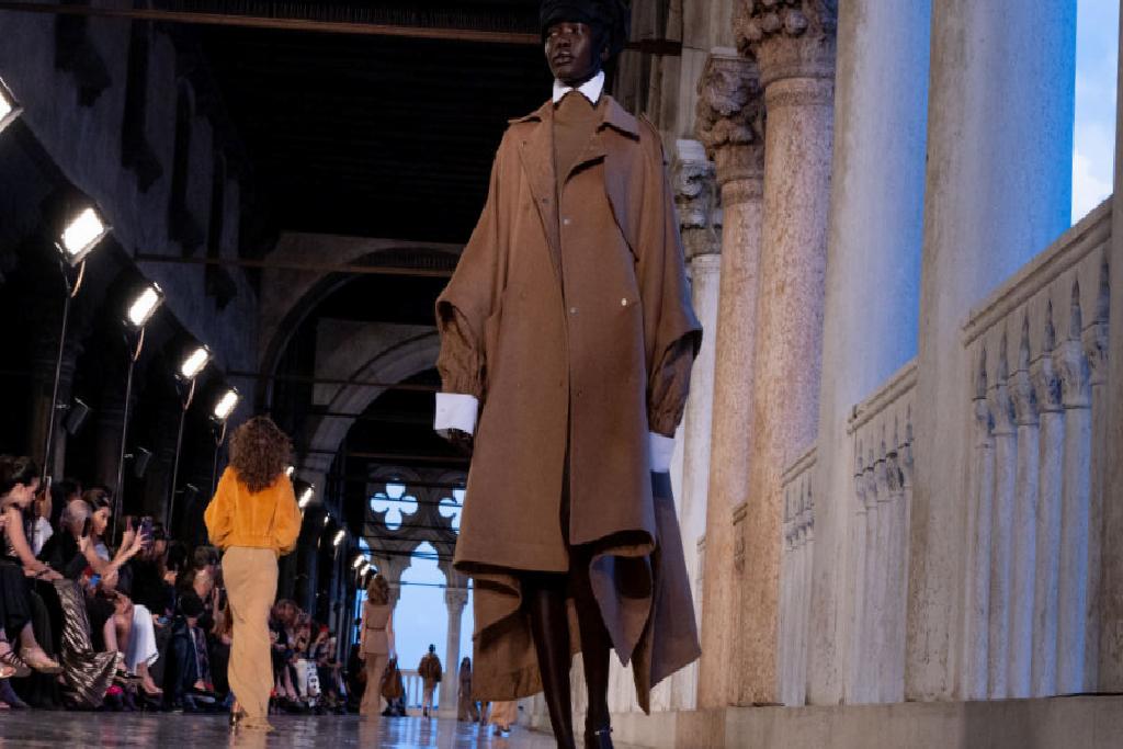 2025 Moda Renk Trendleri ve Öne Çıkan Parçalar