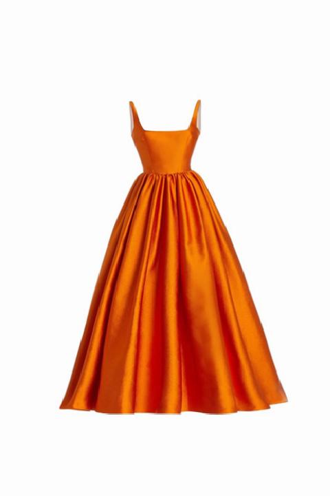 2025 Moda Renk Trendleri ve Öne Çıkan Parçalar