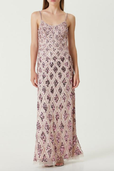 2025 Moda Renk Trendleri ve Öne Çıkan Parçalar