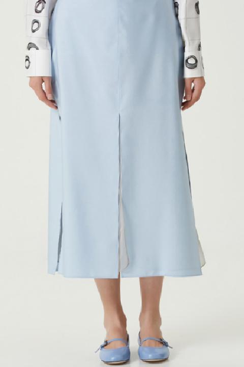 2025 Moda Renk Trendleri ve Öne Çıkan Parçalar