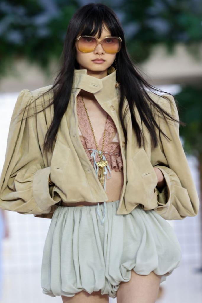 2025 Moda Renk Trendleri ve Öne Çıkan Parçalar