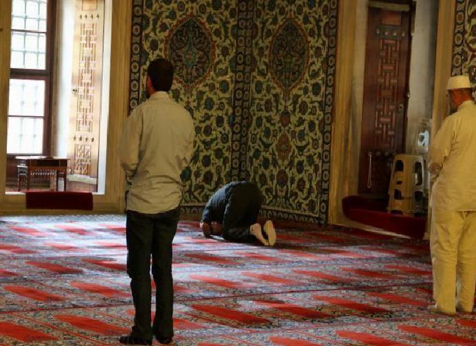 Berat Gecesi'nde Kılınacak 100 Rekatlık Namaz
