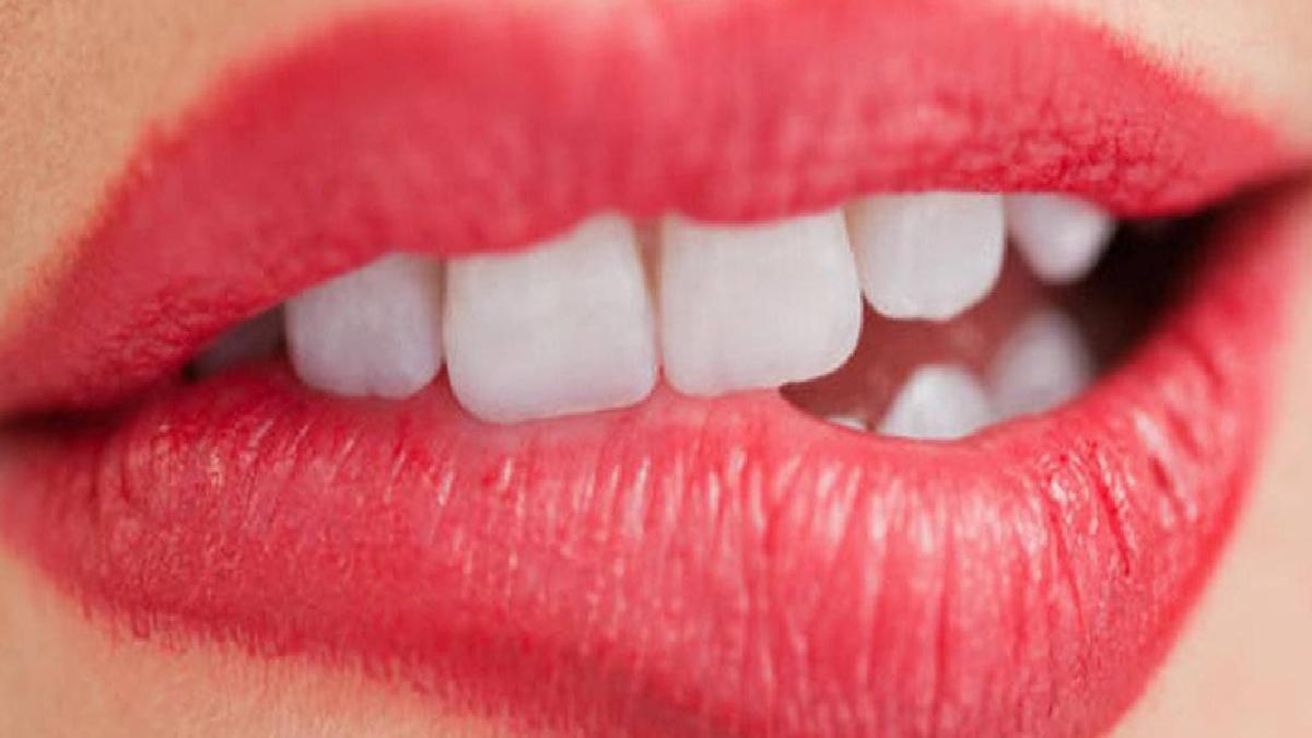 Dudak Yeme Alışkanlığı: Nedenleri ve Çözüm Yolları