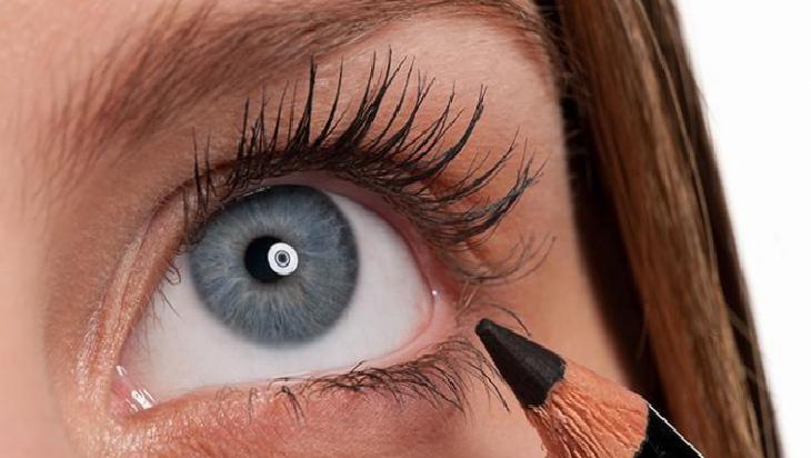 Göz Kalemi Kullanımında Dikkat Edilmesi Gerekenler