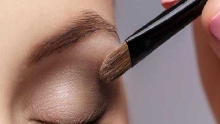 Göz Kalemi Kullanımında Dikkat Edilmesi Gerekenler