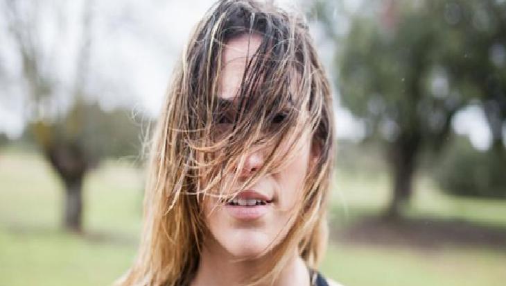 Islak Saçları Taramanın Etkileri ve Dikkat Edilmesi Gerekenler