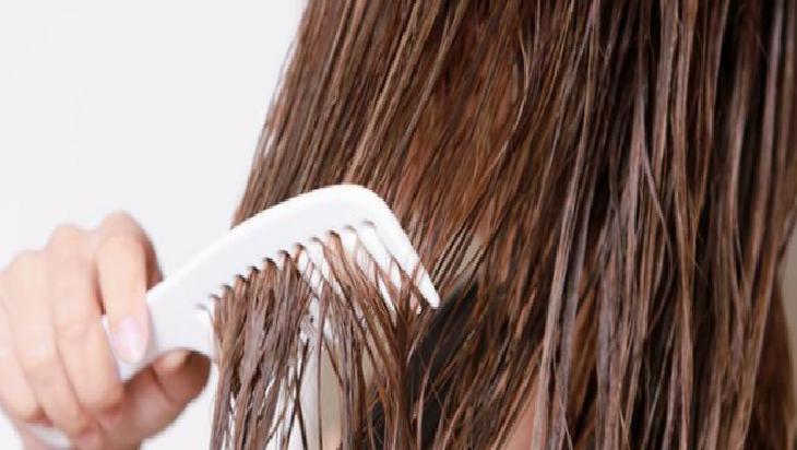 Islak Saçları Taramanın Etkileri ve Dikkat Edilmesi Gerekenler