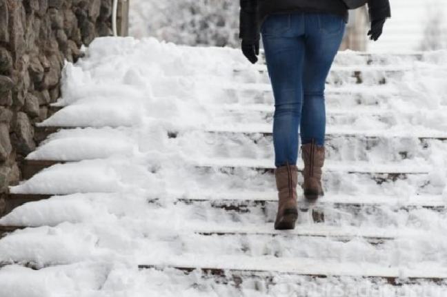 Karlı ve Buzlu Yollarda Güvenli Yürüyüş İpuçları