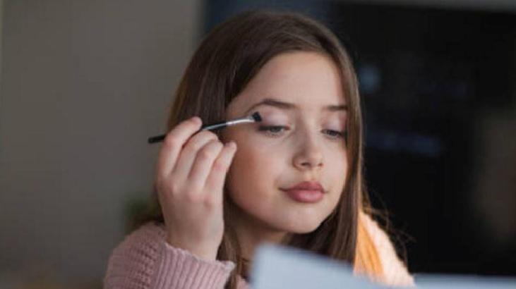 Makyaj ile Genç ve Kalkık Bir Görünüm Elde Etmenin İpuçları