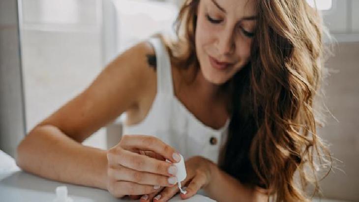 Tırnak Bakımında Aseton ve Doğal Yağların Faydaları