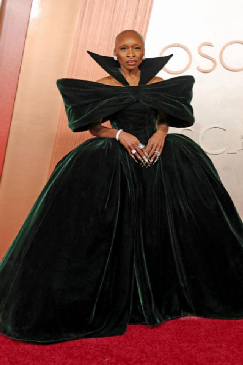 2023 Yılında Ünlülerin Kırmızı Halı Şıklığı