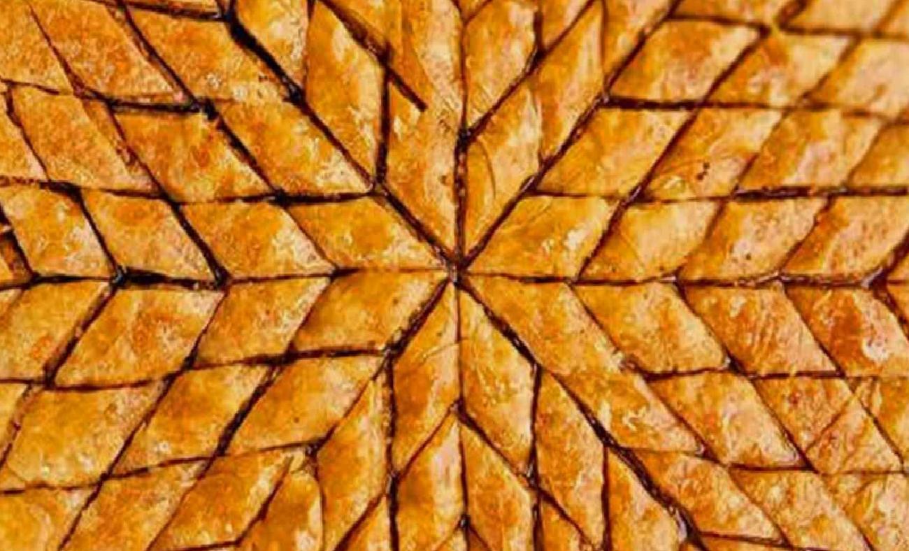 1 Tepsi Baklava İçin Gerekli Malzemeler: