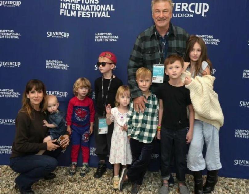Alec Baldwin'ın Geri Dönüşü ve Halyna Hutchins'in Ailesinin Tepkisi