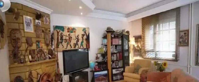 Attila Atasoy'un Sanat Dolu Evi: Gezgin Ruhun Eşsiz Dokunuşları