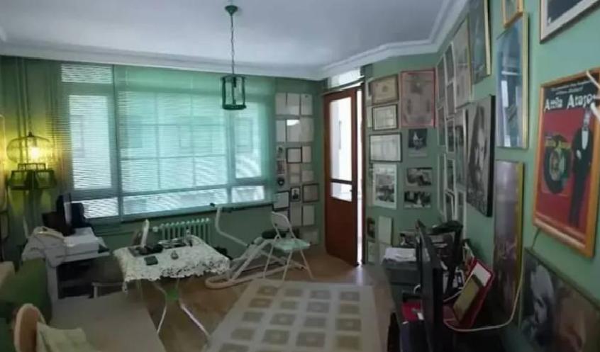 Attila Atasoy'un Sanat Dolu Evi: Gezgin Ruhun Eşsiz Dokunuşları