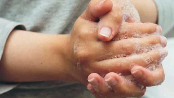 Doğal Şeker Peelingi ile Yumuşak Eller