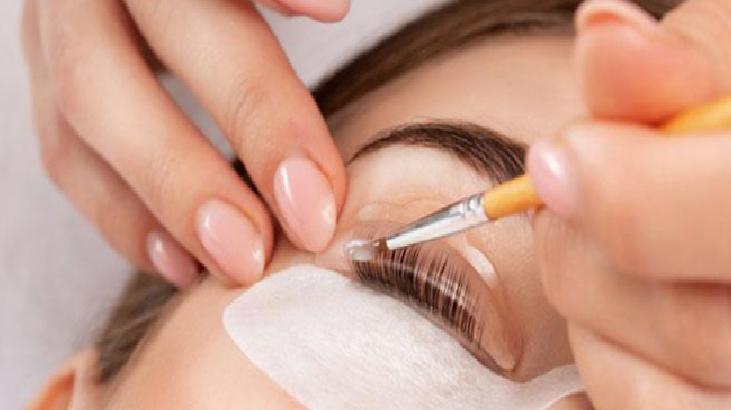 Doğal Yağların Kaş ve Kirpiklere Faydaları