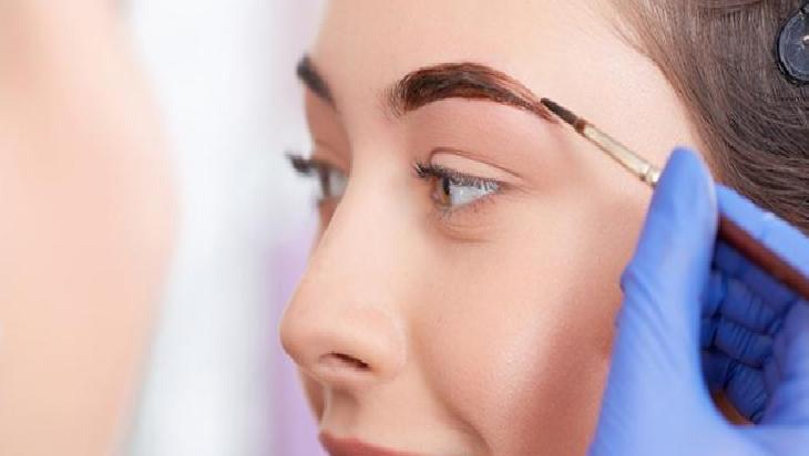 Doğal Yağların Kaş ve Kirpiklere Faydaları ve Uygulama Tarifi