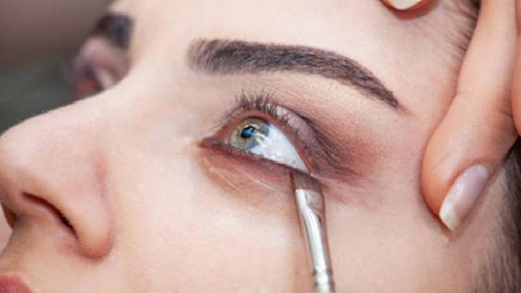 Eyeliner Kullanımında Kolay Yöntemler