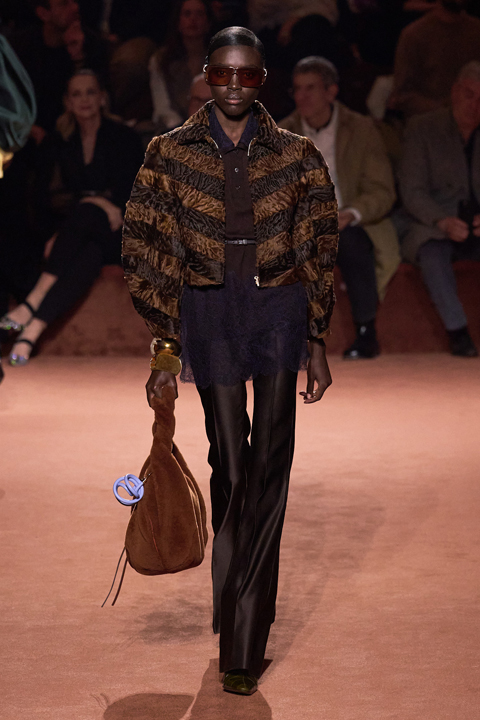 Fendi'nin 100. Yılına Özel Defile: Moda ve Geleneklerin Buluşması