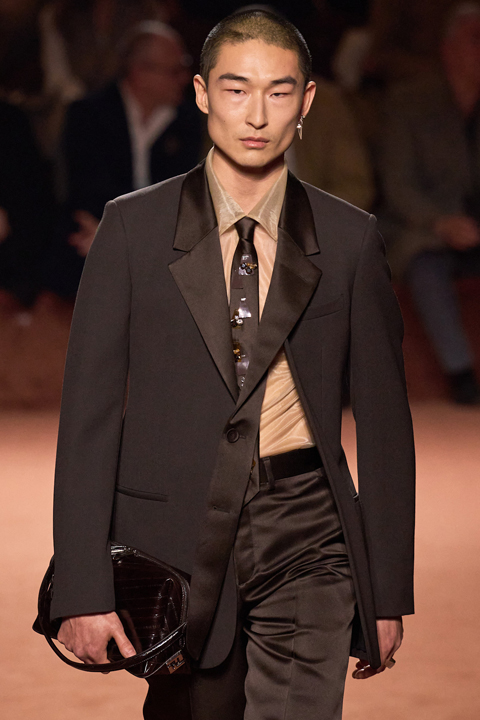 Fendi'nin 100. Yılına Özel Defile: Moda ve Geleneklerin Buluşması