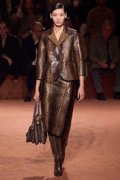 Fendi'nin 100. Yılına Özel Defile: Moda ve Geleneklerin Buluşması
