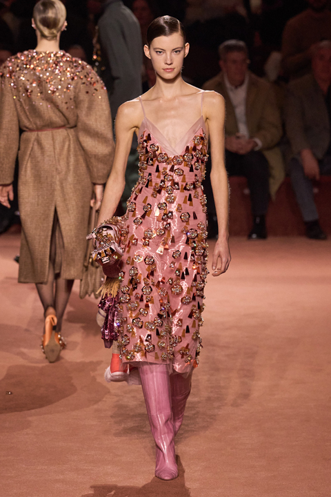 Fendi'nin 100. Yılına Özel Defile: Moda ve Geleneklerin Buluşması