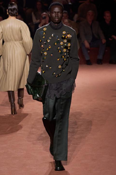 Fendi'nin 100. Yılına Özel Defile: Moda ve Geleneklerin Buluşması