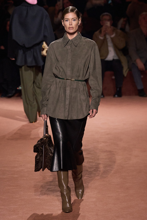 Fendi'nin 100. Yılına Özel Defile: Moda ve Geleneklerin Buluşması
