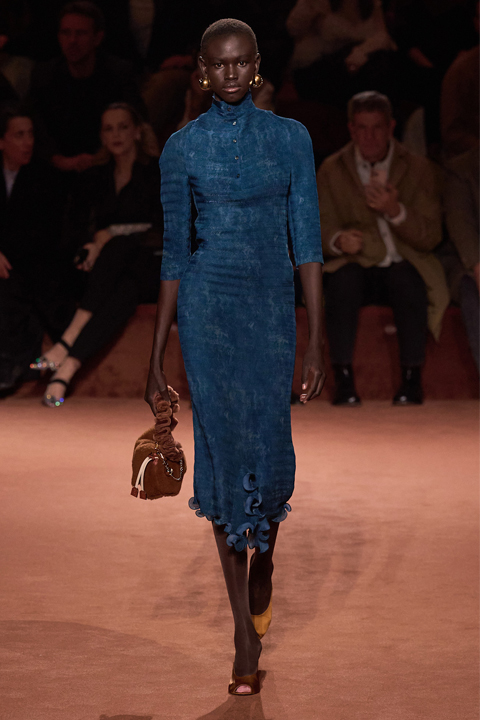 Fendi'nin 100. Yılına Özel Defile: Moda ve Geleneklerin Buluşması