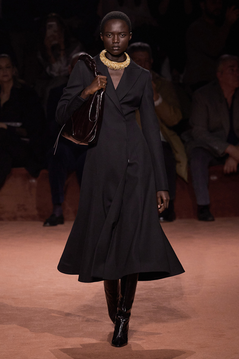 Fendi'nin 100. Yılına Özel Defile: Moda ve Geleneklerin Buluşması