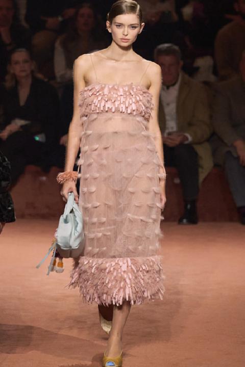 Fendi'nin 100. Yılına Özel Defile: Moda ve Geleneklerin Buluşması