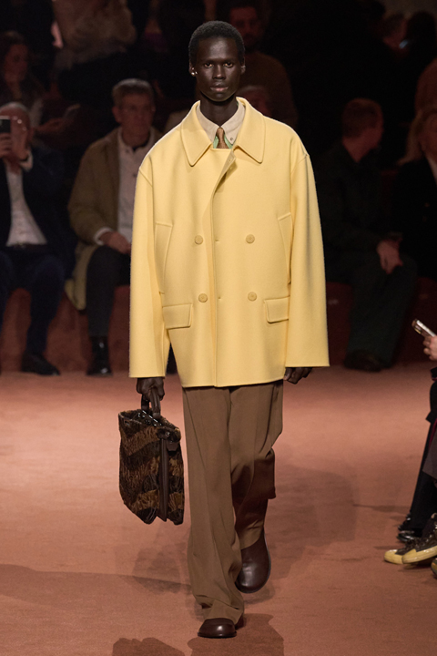 Fendi'nin 100. Yılına Özel Defile: Moda ve Geleneklerin Buluşması