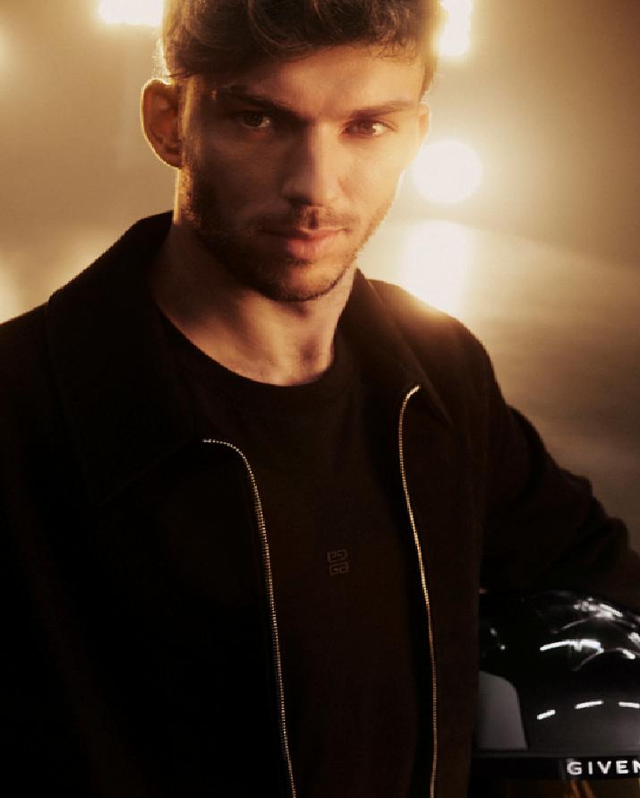 Givenchy'nin Yeni İnovasyonu: Gentleman Society Eau de Parfum Ambrée