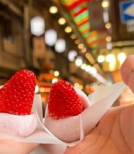 Kyoto'dan Gelen Lüks Çilek Sosyal Medyada Şok Yarattı