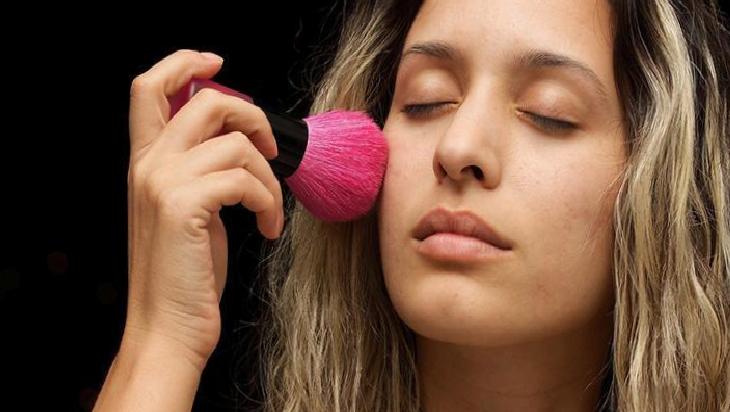 Makyaj Ürünlerinin Kullanım Süreleri ve Sağlık Önlemleri