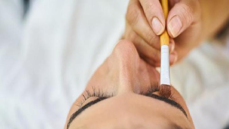 Makyaj Ürünlerinin Kullanım Süresi ve Sağlık Riski