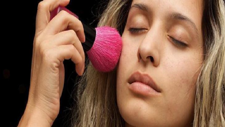 Makyaj Ürünlerinin Kullanım Süresi ve Sağlık Riskleri