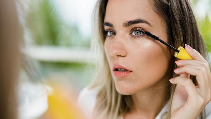 Makyaj Ürünlerinin Kullanım Süresi ve Sağlık Riskleri