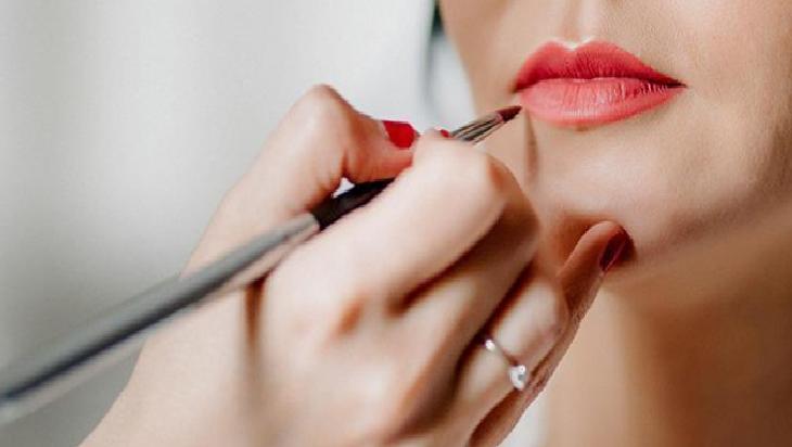 Makyaj Ürünlerinin Kullanım Süresi ve Sağlık Riskleri