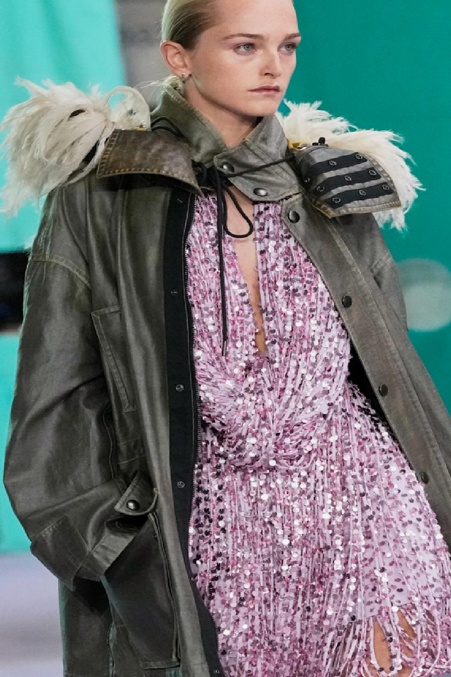 Modanın Kurallarını Yıkmak: The Wrong Jacket Teorisi